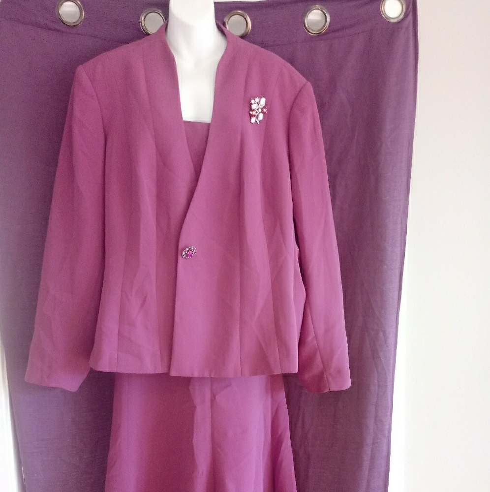 Woman's Suit Dress NY Night Studio Suit your Best